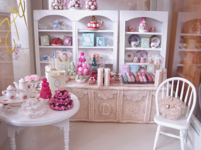 dollhouse miniatures